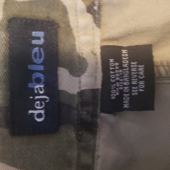 Camouflage Tie Belted Shorts - Picture 7 of 9